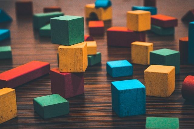 Psychological therapy: Interventions & methods - Building blocks of psychological therapy - Modular system with colorful building blocks as symbols for therapeutic interventions